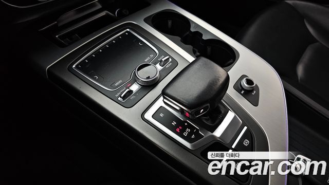 Audi Q7 2019 — photo 9