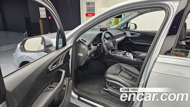 Audi Q7 2019 — photo 10