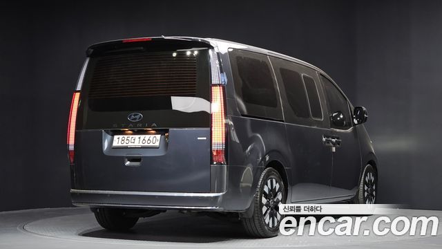 Hyundai Staria 2025 — photo 2