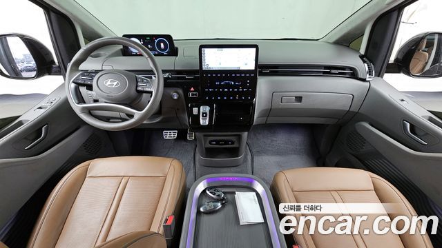Hyundai Staria 2025 — photo 10
