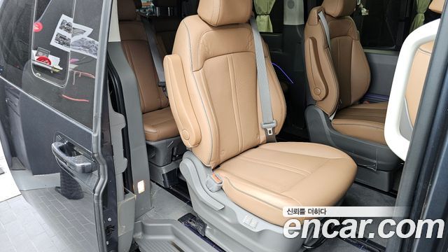 Hyundai Staria 2025 — photo 18