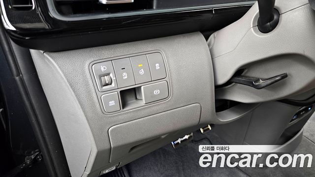 Hyundai Staria 2025 — photo 23
