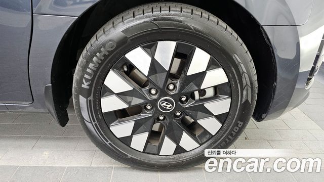 Hyundai Staria 2025 — photo 7