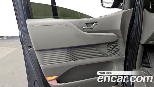 Hyundai Staria 2025 — photo 14