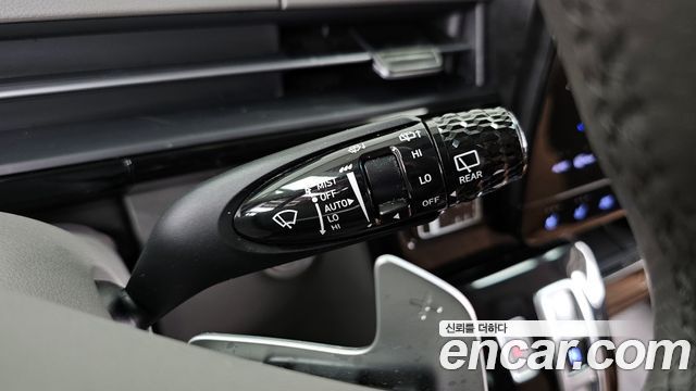 Hyundai Staria 2025 — photo 28