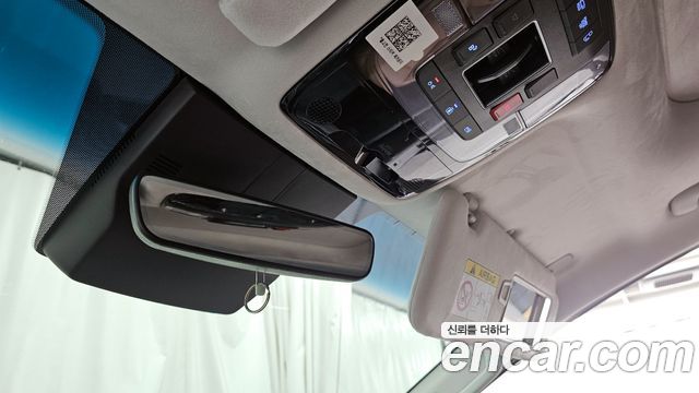 Hyundai Staria 2025 — photo 29