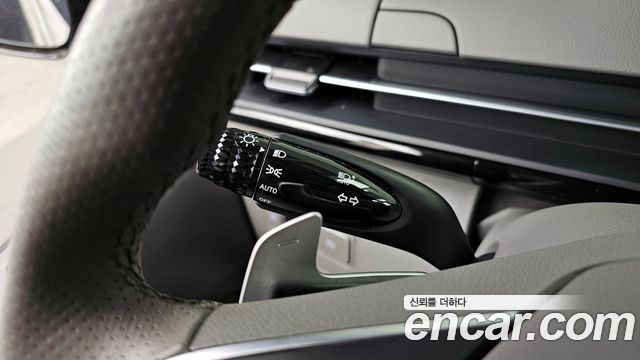 Hyundai Staria 2025 — photo 30
