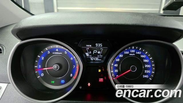 Hyundai AVANTE 2015 — photo 11