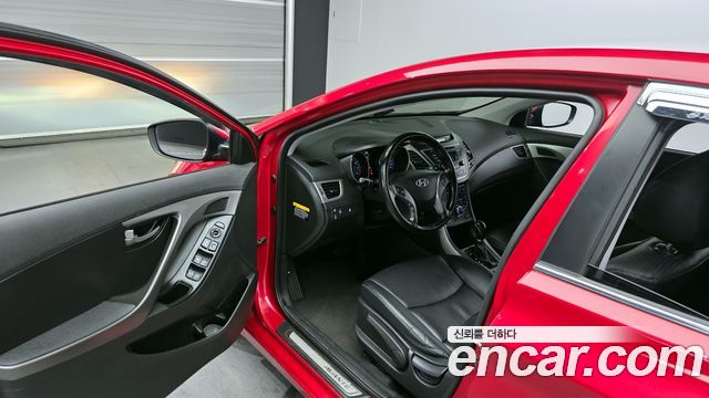 Hyundai AVANTE 2015 — photo 13