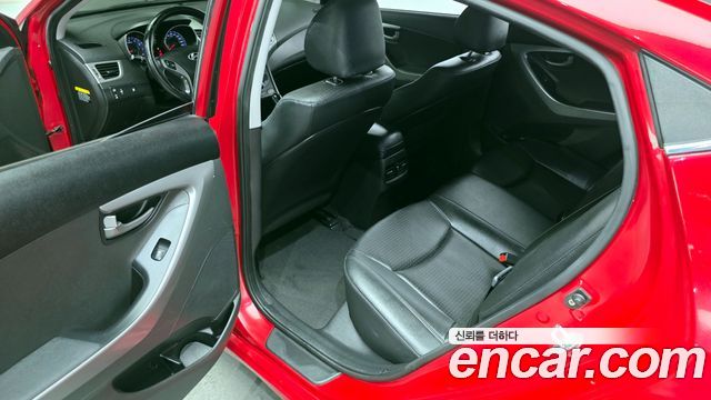 Hyundai AVANTE 2015 — photo 17