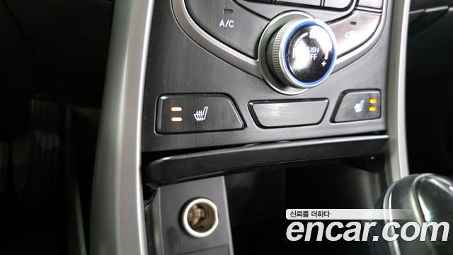 Hyundai AVANTE 2015 — photo 23