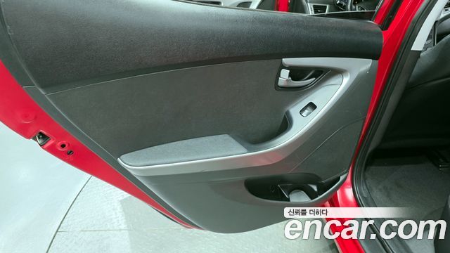 Hyundai AVANTE 2015 — photo 15