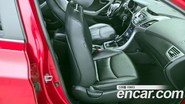Hyundai AVANTE 2015 — photo 16