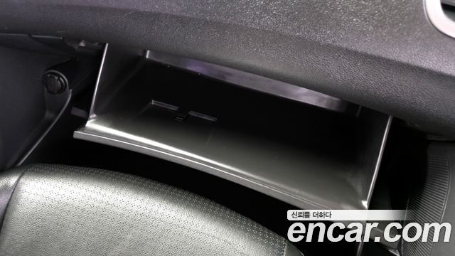 Hyundai AVANTE 2015 — photo 27