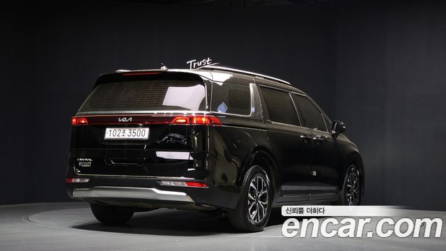 Kia Canival 2022 — photo 2