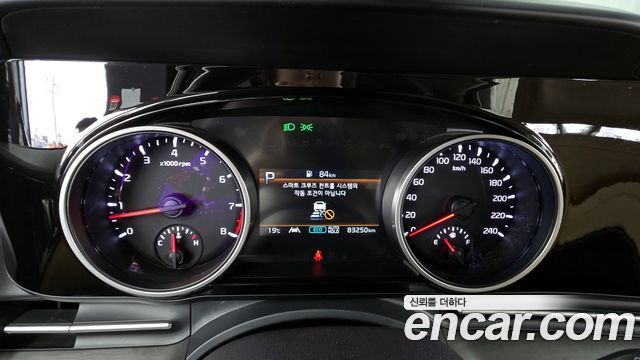Kia Canival 2022 — photo 8