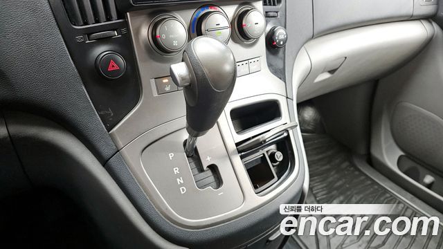 Hyundai Starex 2011 — photo 9