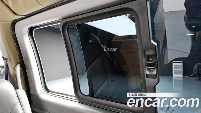 Hyundai Starex 2011 — photo 15
