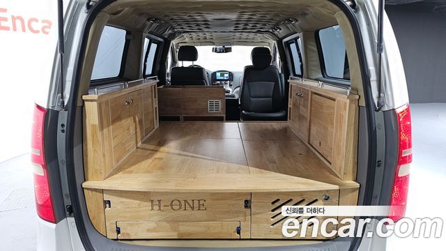 Hyundai Starex 2011 — photo 17