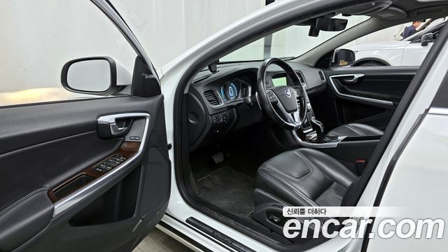 Volvo S60 2016 — photo 10