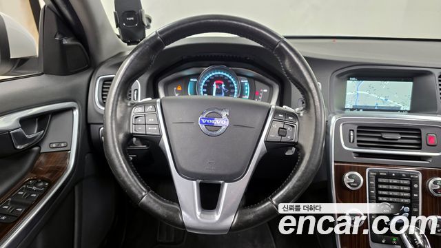 Volvo S60 2016 — photo 13