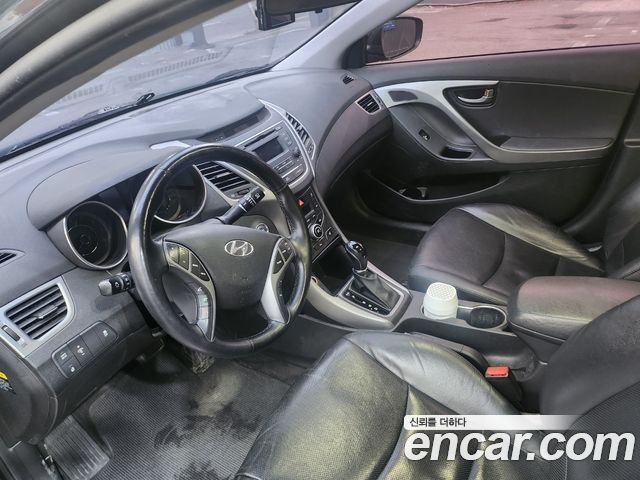 Hyundai AVANTE 2016 — photo 8