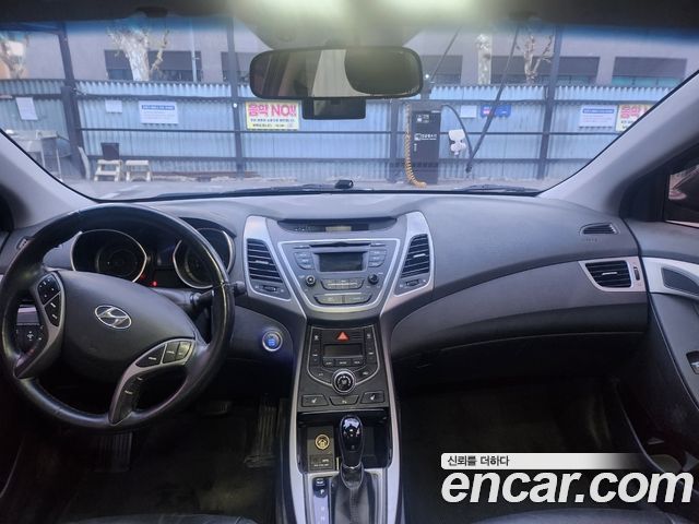 Hyundai AVANTE 2016 — photo 9