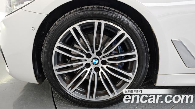 BMW 5-Series 2020 — photo 5