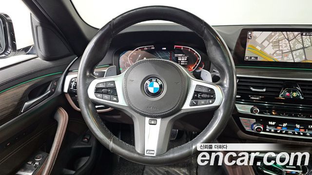 BMW 5-Series 2020 — photo 18