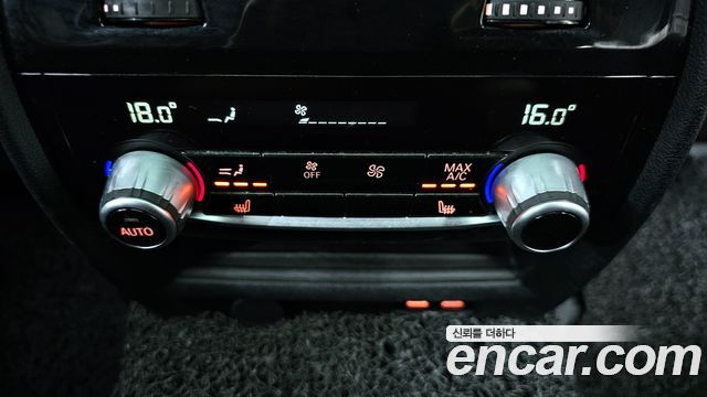 BMW 5-Series 2020 — photo 24