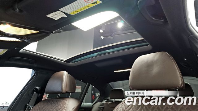 BMW 5-Series 2020 — photo 25