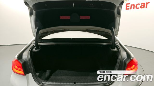 BMW 5-Series 2020 — photo 26