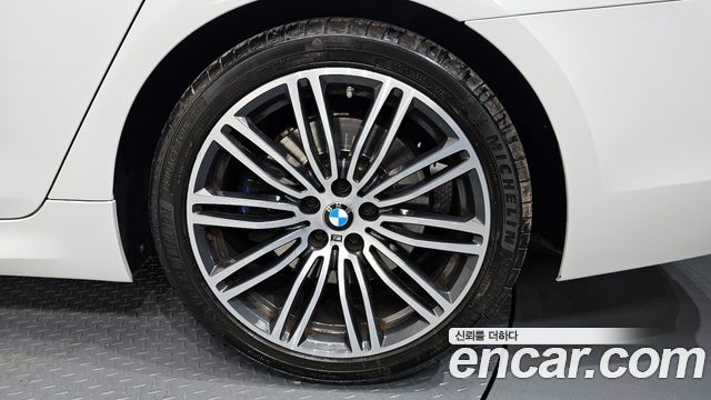 BMW 5-Series 2020 — photo 7