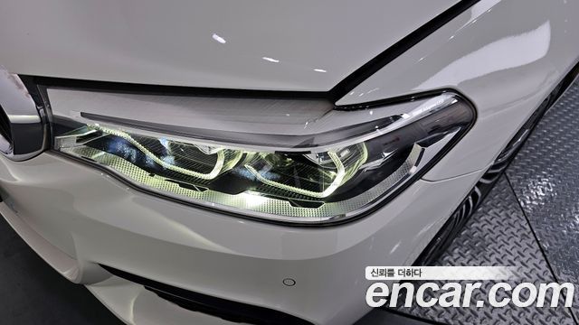 BMW 5-Series 2020 — photo 8