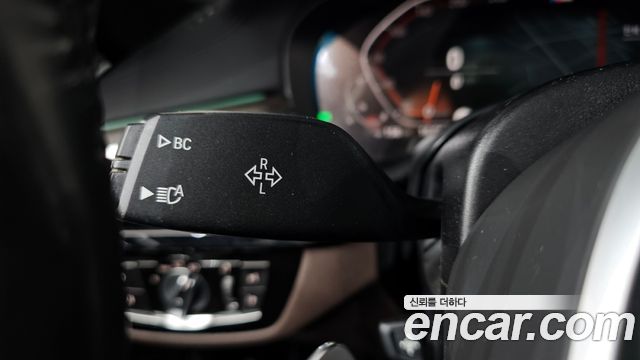 BMW 5-Series 2020 — photo 37