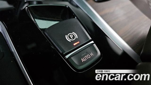 BMW 5-Series 2020 — photo 39
