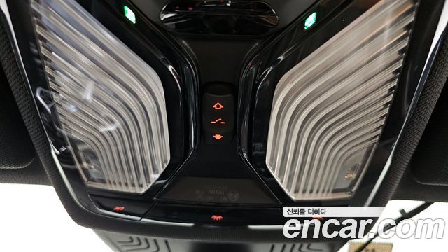 BMW 5-Series 2020 — photo 40