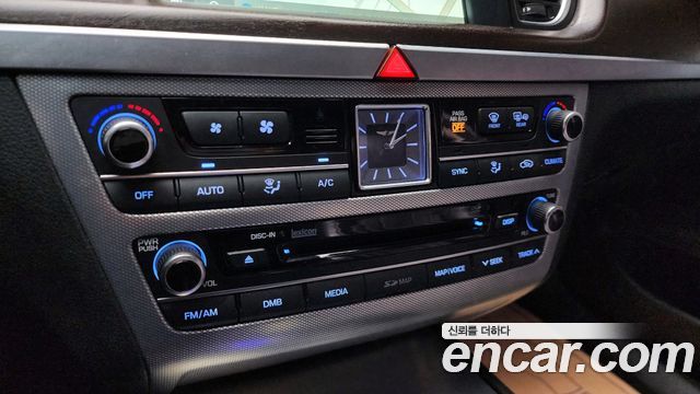 Genesis G80 2018 — photo 16