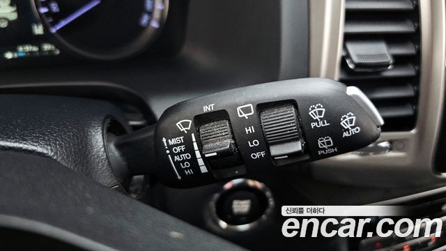 KG Mobility Rexton 2018 — photo 17