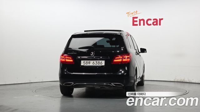 Mercedes-Benz B-Class 2018 — photo 4