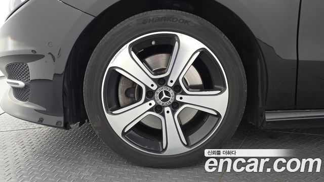 Mercedes-Benz B-Class 2018 — photo 5