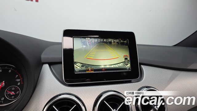 Mercedes-Benz B-Class 2018 — photo 15