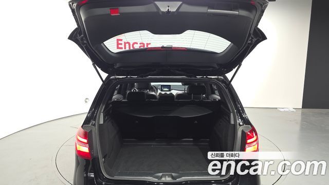 Mercedes-Benz B-Class 2018 — photo 20