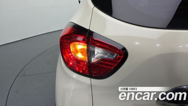 Renault Korea QM3 2016 — photo 9