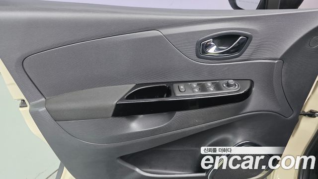 Renault Korea QM3 2016 — photo 15