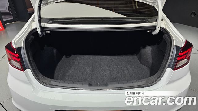 Hyundai AVANTE 2020 — photo 16