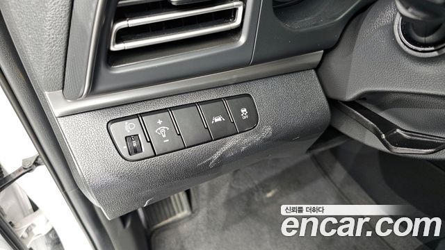 Hyundai AVANTE 2020 — photo 17
