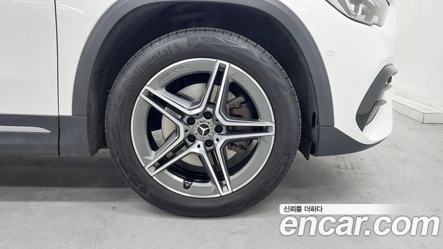 Mercedes-Benz GLA-Class 2023 — photo 5