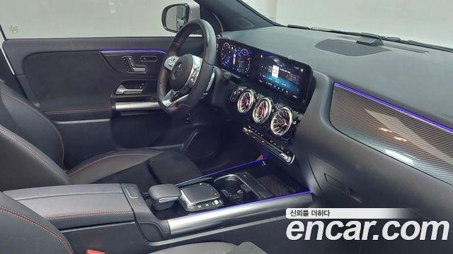 Mercedes-Benz GLA-Class 2023 — photo 9