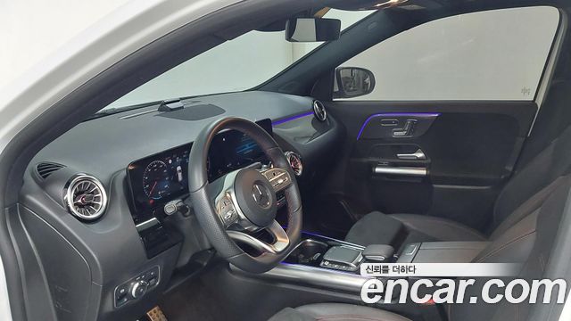 Mercedes-Benz GLA-Class 2023 — photo 13